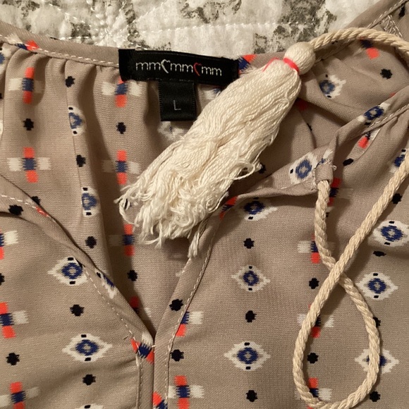 Patterned top - Picture 2 of 3